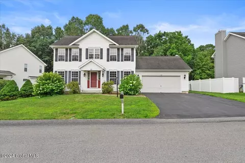 40 Cavalry Crse, Mechanicville, NY 12118