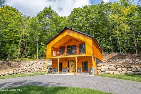 693 Hollywood Rd, Old Forge, NY 13420