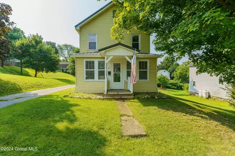 53 Parsons Ave, Hoosick Falls, NY 12090