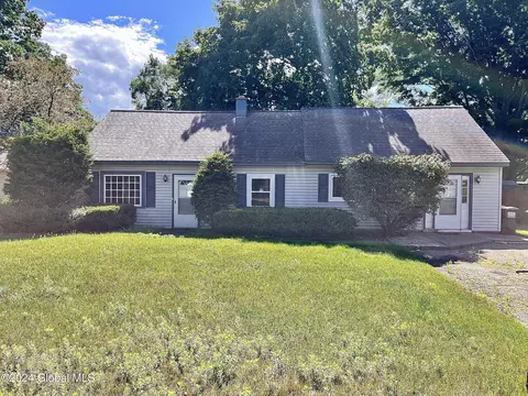 1005 Inner Dr, Schenectady, NY 12303