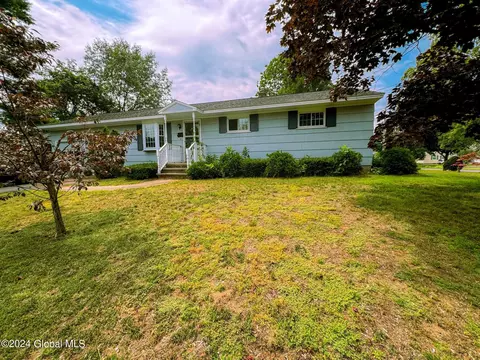 2 Henry St, South Glens Falls, NY 12803