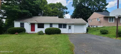 39 Bolivar Ave, Troy, NY 12180