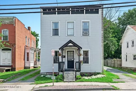 65 High St, Hoosick Falls, NY 12090