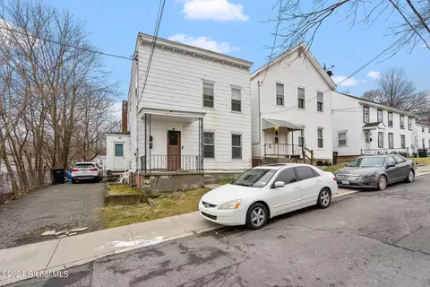10 Willis St, Troy, NY 12180