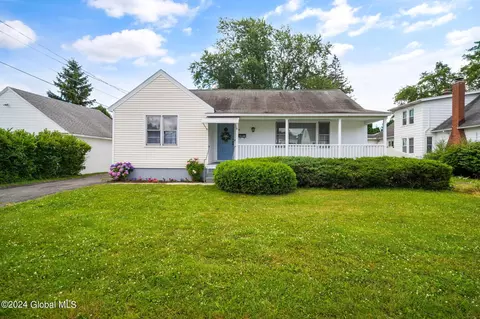 10 Arlington Rd, Cohoes, NY 12047