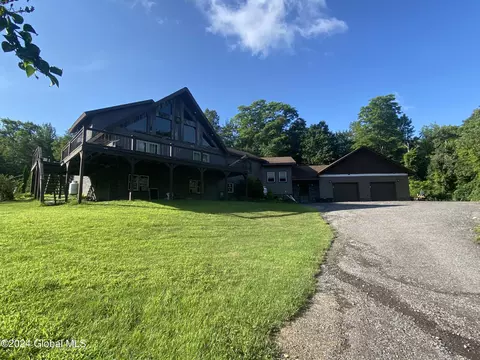 244 Mutton Hollow Rd, Moriah, NY 12960