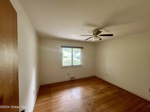 903 Londonderry Ct, Schenectady, NY 12309 photo 30