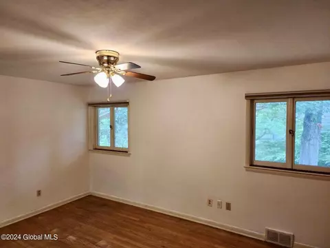 903 Londonderry Ct, Schenectady, NY 12309 photo 19