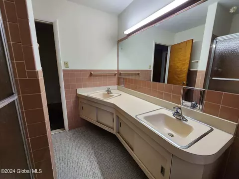 903 Londonderry Ct, Schenectady, NY 12309 photo 32