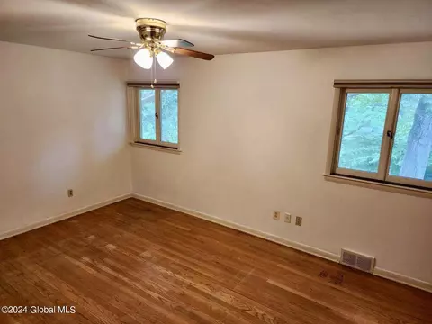 903 Londonderry Ct, Schenectady, NY 12309 photo 21