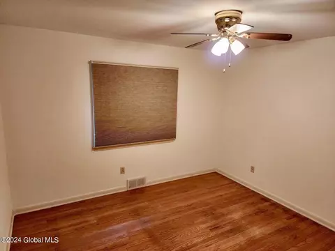 903 Londonderry Ct, Schenectady, NY 12309 photo 27