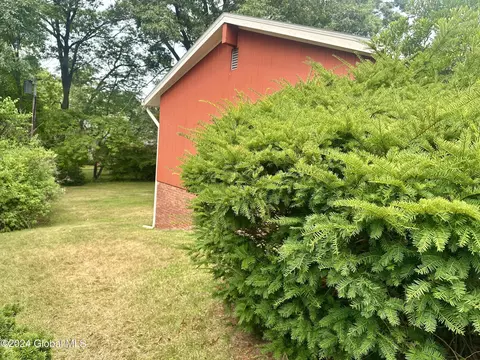 903 Londonderry Ct, Schenectady, NY 12309 photo 50