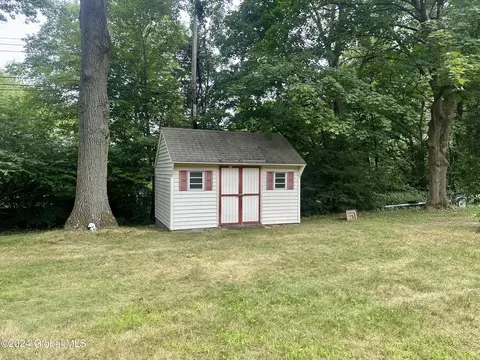 903 Londonderry Ct, Schenectady, NY 12309 photo 54
