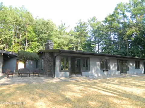 161 Miller Rd, Castleton On Hudson, NY 12033