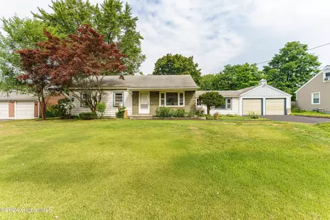 32 Fuller Ter, Albany, NY 12205