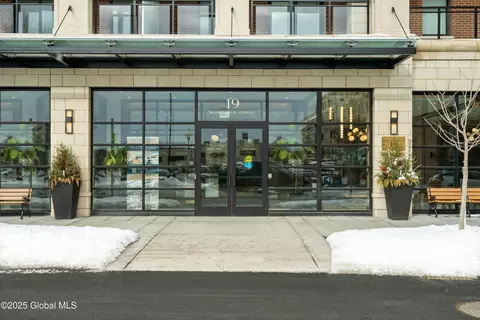 19 Washington St #464 D, Saratoga Springs, NY 12866