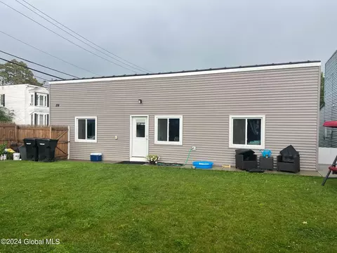 278 3rd Ave, Troy, NY 12182