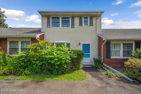 171 Hague Blvd # B, Glenmont, NY 12077