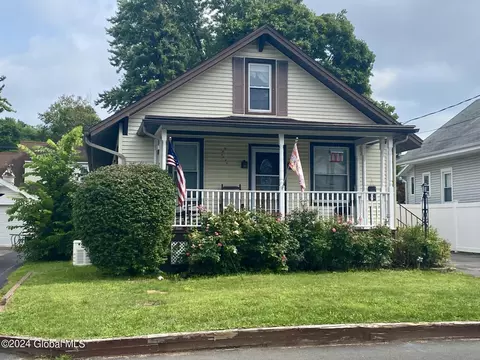 8 Miller Ave, Troy, NY 12180