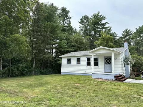 14 3rd Ave, Hadley, NY 12835