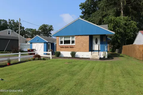 10 Juracka Pkwy, Schenectady, NY 12306