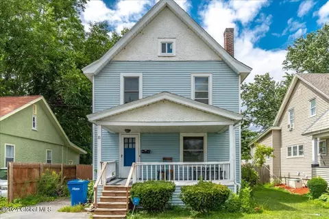 11 Sard Rd, Albany, NY 12209