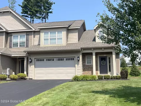 8 Inglewood Dr # C, Clifton Park, NY 12065