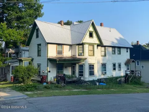 31 Steele Ave, Gloversville, NY 12078