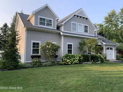 107 5th Ave, Saratoga Springs, NY 12866