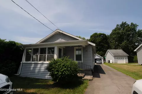 45 Swaggertown Rd, Glenville, NY 12302