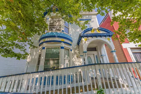 131 6th Ave, Troy, NY 12180