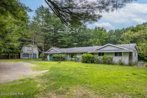 21 Merwin Lake Rd, Kinderhook, NY 12106