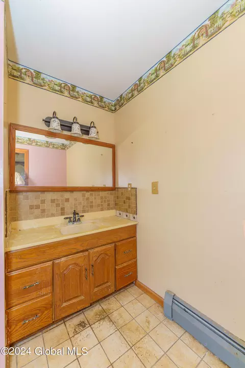 Bath - 366 West Rd, Argyle, NY 12809 photo 1 of 3