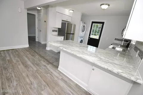 Kitchen - 42 Plaske Dr, Schenectady, NY 12309 photo 3 of 3