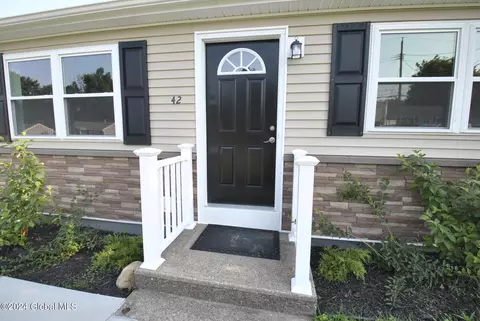 Exterior - 42 Plaske Dr, Schenectady, NY 12309 photo 1 of 5