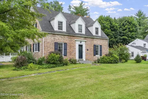 1602 New Scotland Rd, Slingerlands, NY 12159