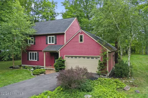 782 Grooms Rd, Rexford, NY 12148