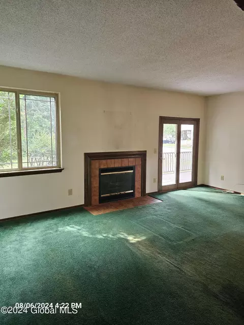 Living - 108 Burgoyne Dr, Halfmoon, NY 12065 photo 1 of 2