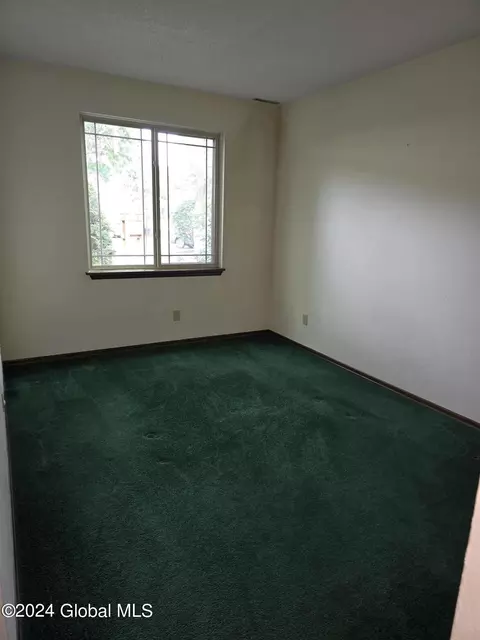 Bedroom - 108 Burgoyne Dr, Halfmoon, NY 12065 photo 1 of 2