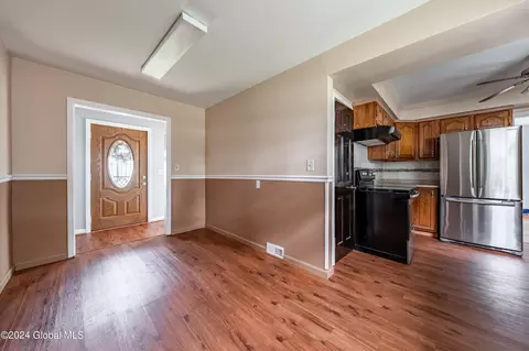 Entry Way - 1951 Tower Ave, Schenectady, NY 12304 photo 1 of 1