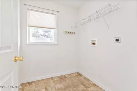 6 Heather Ln, Corinth, NY 12822 photo 11