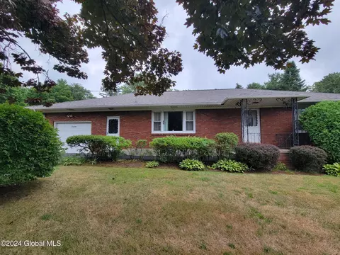 17 Weed Rd, Latham, NY 12110