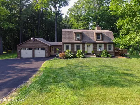 309 Stage Rd, Ballston Lake, NY 12019