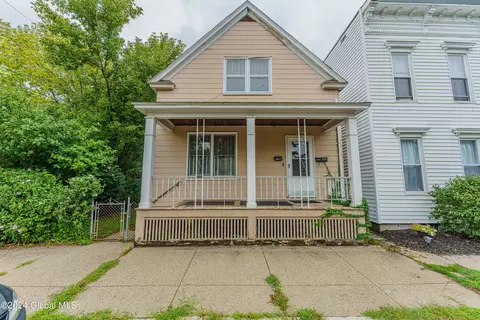 2307 6th Ave, Watervliet, NY 12189
