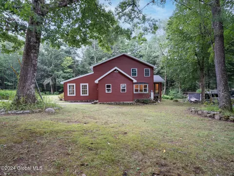 96 Varville Rd, Petersburgh, NY 12138