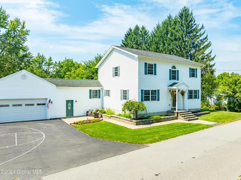 21 Woodward Ave, Troy, NY 12180
