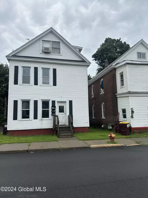12 Frances St, Mechanicville, NY 12118