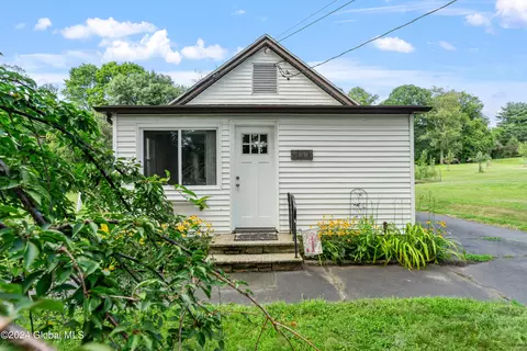 100 Gillette Ave, Troy, NY 12180