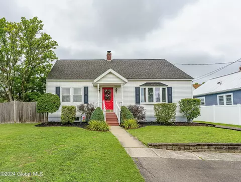 121 Harvard St, Cohoes, NY 12047