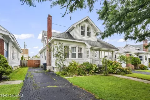 20 Joelson Ct, Albany, NY 12209